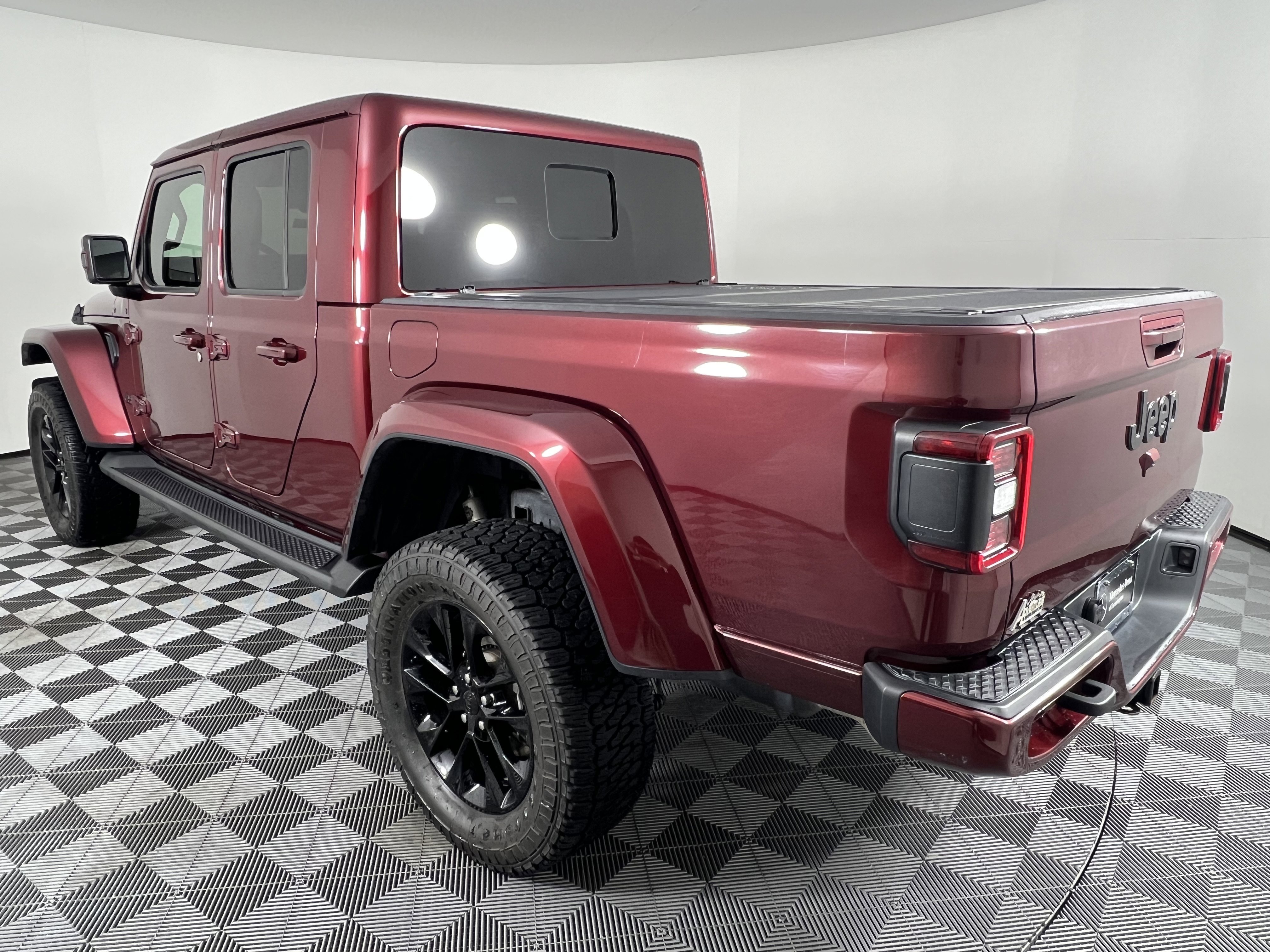 Used 2021 Jeep Gladiator Overland image 10