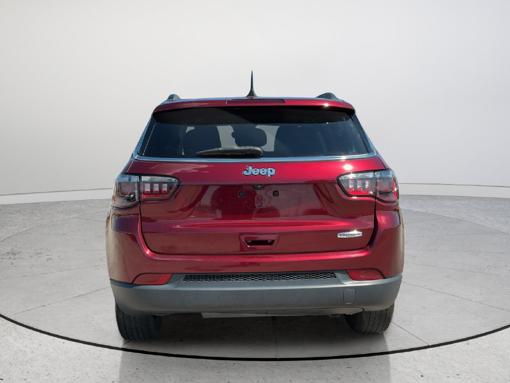Used 2022 Jeep Compass Latitude w/ Sun and Sound Group FWD image 5
