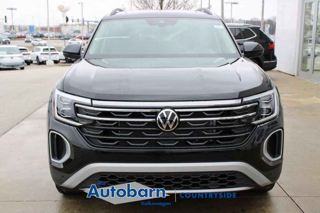 Used 2026 Volkswagen Atlas Peak Edition AWD/4WD image 2
