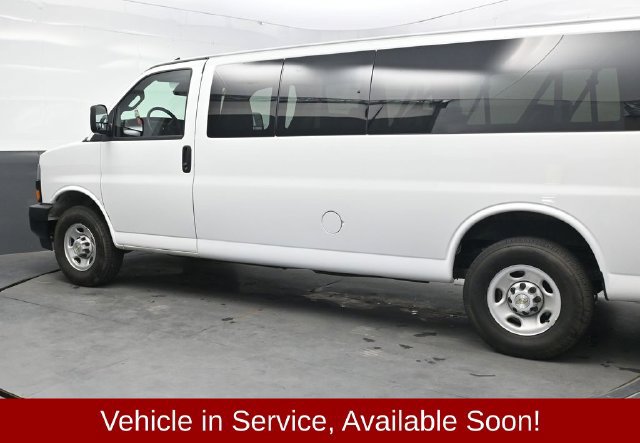 Used 2024 Chevrolet Express 3500 LS RWD image 4