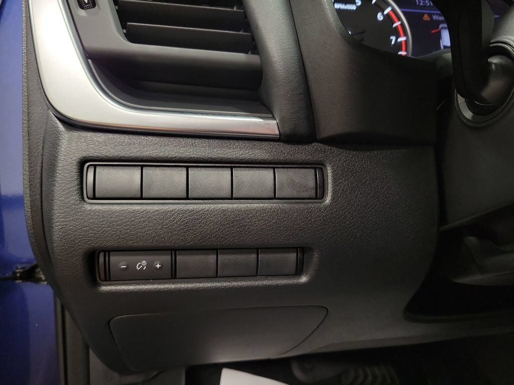 Used 2021 Nissan Rogue S AWD/4WD image 25