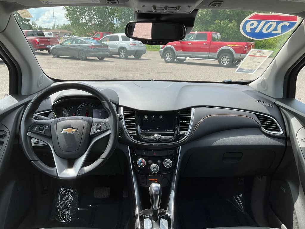 Used 2019 Chevrolet Trax Premier FWD image 3