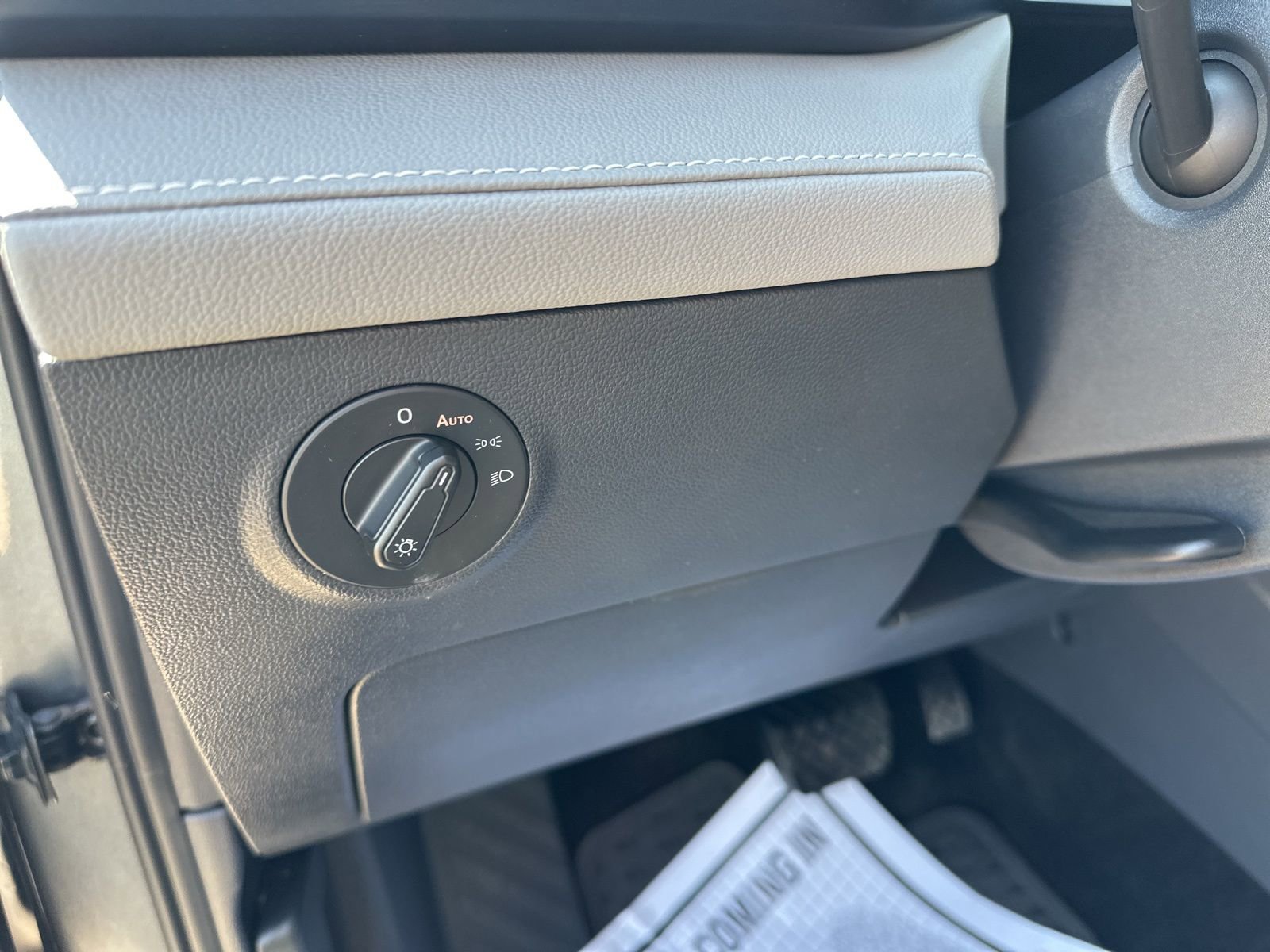 Certified 2024 Volkswagen Taos SE w/ Panoramic Sunroof Package image 13