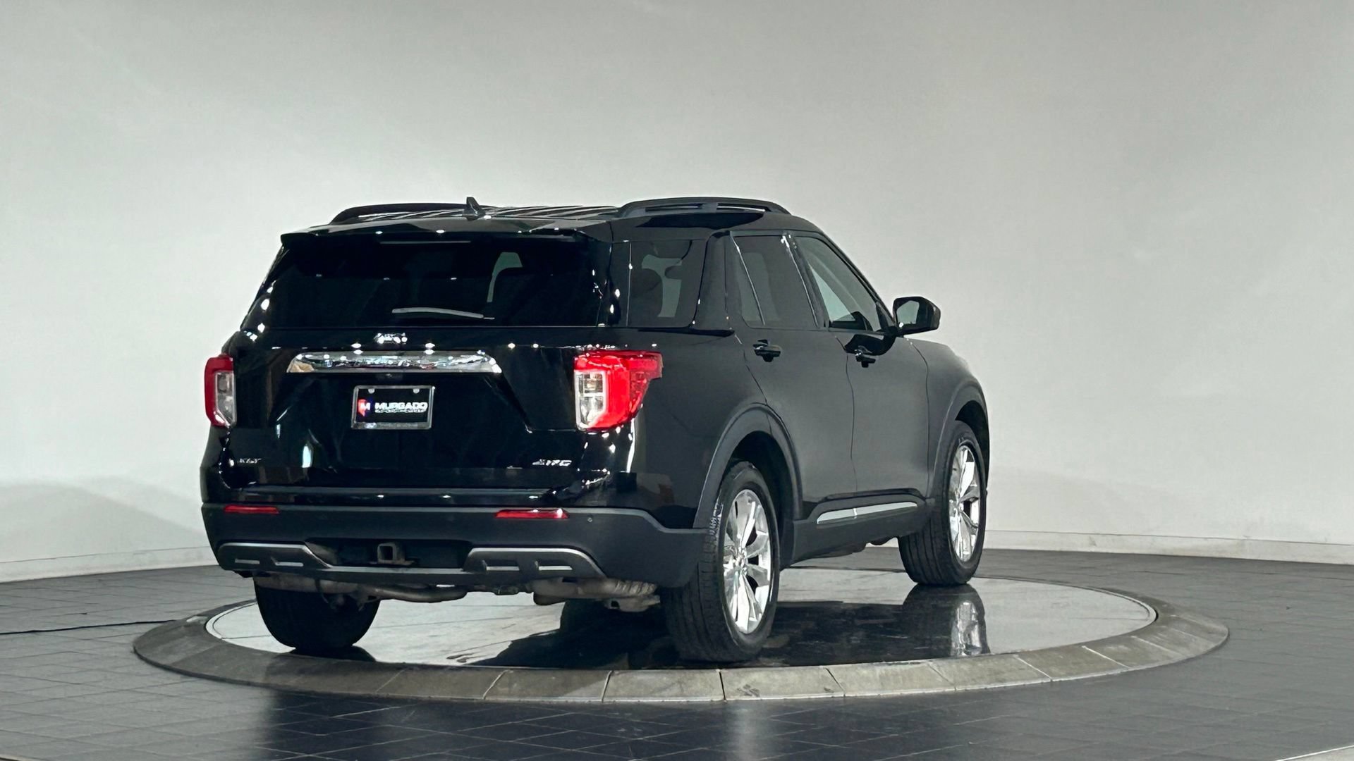 Used 2023 Ford Explorer XLT w/ Equipment Group 202A AWD/4WD image 10