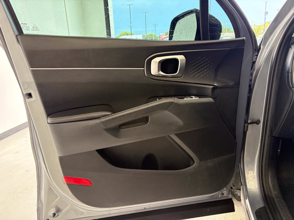 Used 2022 Kia Sorento S FWD image 26