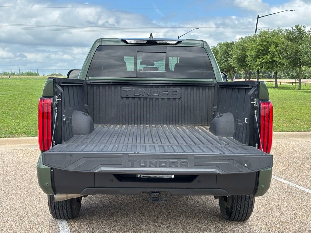 Used 2022 Toyota Tundra SR5 w/ SR5 Convenience Package image 7