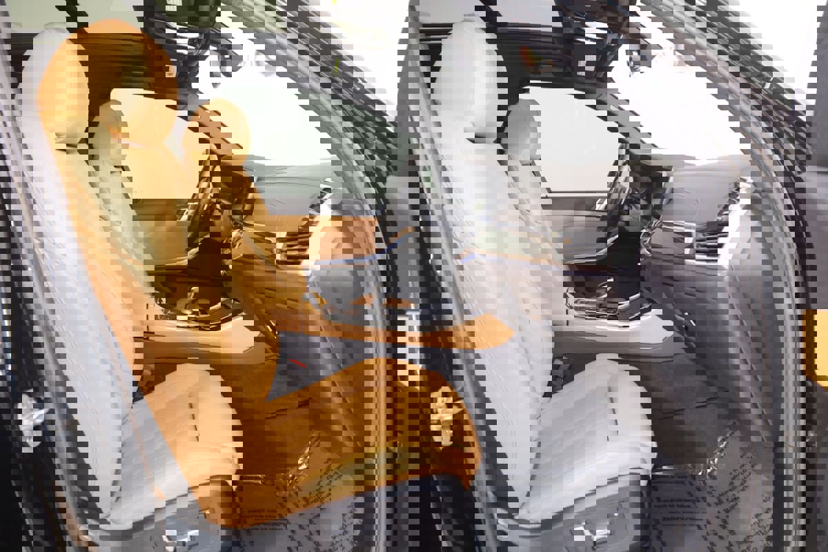 Used 2023 BMW X5 xDrive45e w/ M Sport Package image 13