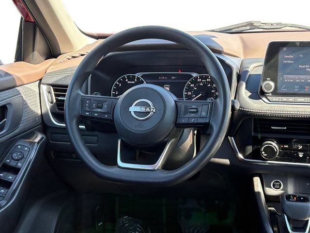 Used 2023 Nissan Rogue S AWD/4WD image 15