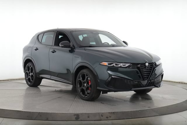 Used 2026 Alfa Romeo Tonale w/ Quick Order Package 23H Volce AWD/4WD image 2