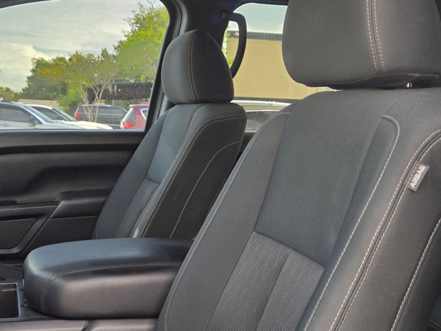 Used 2019 Nissan Titan SV w/ SV Convenience Package image 14