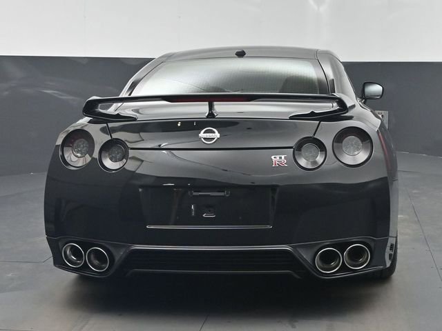 Used 2012 Nissan GT-R Premium image 11