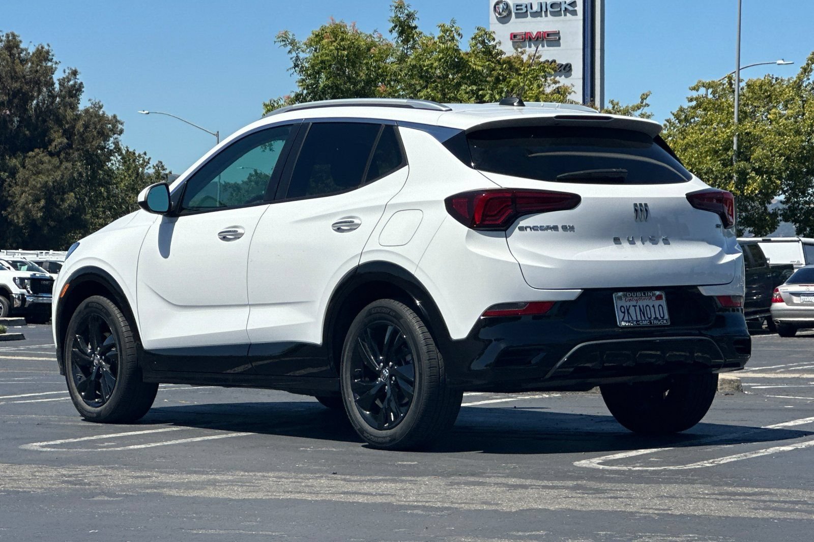 Used 2024 Buick Encore GX Sport Touring FWD image 6