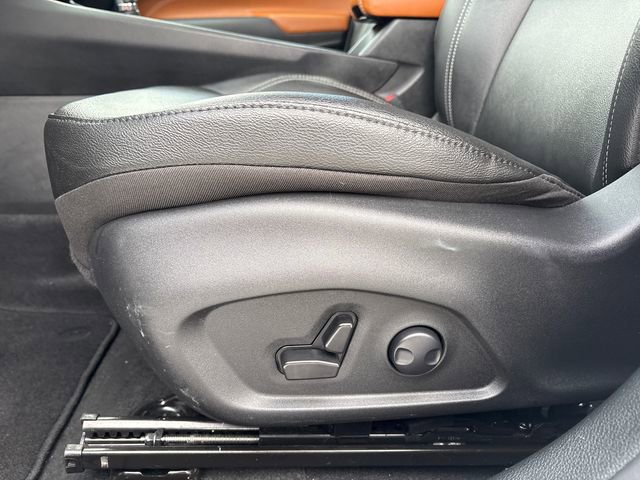 Used 2025 Jeep Compass Limited image 40