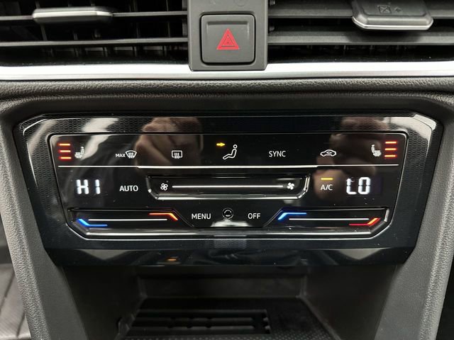 Used 2025 Volkswagen Taos SE image 19