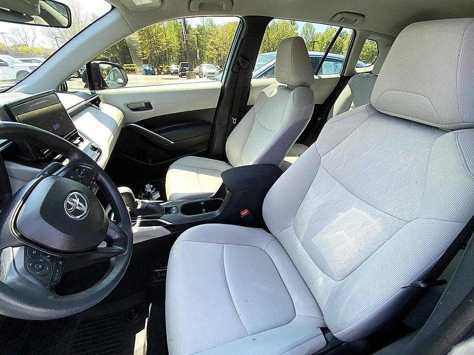 Certified 2024 Toyota Corolla Cross L image 11