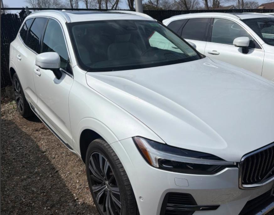 Used 2023 Volvo XC60 T8 Plus image 7