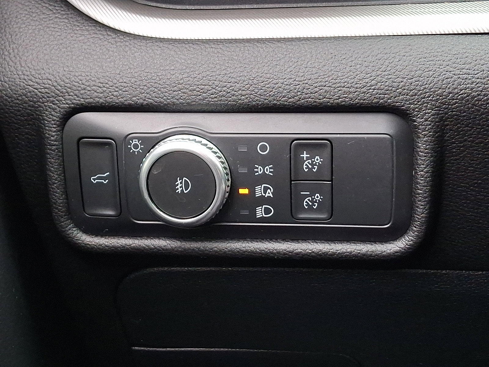 Used 2021 Ford Explorer XLT w/ Equipment Group 202A image 25