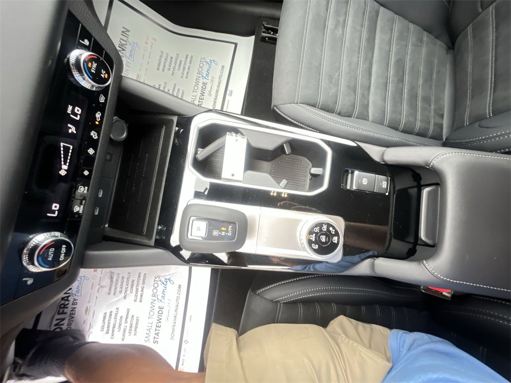 New 2025 Mitsubishi Outlander SE image 20