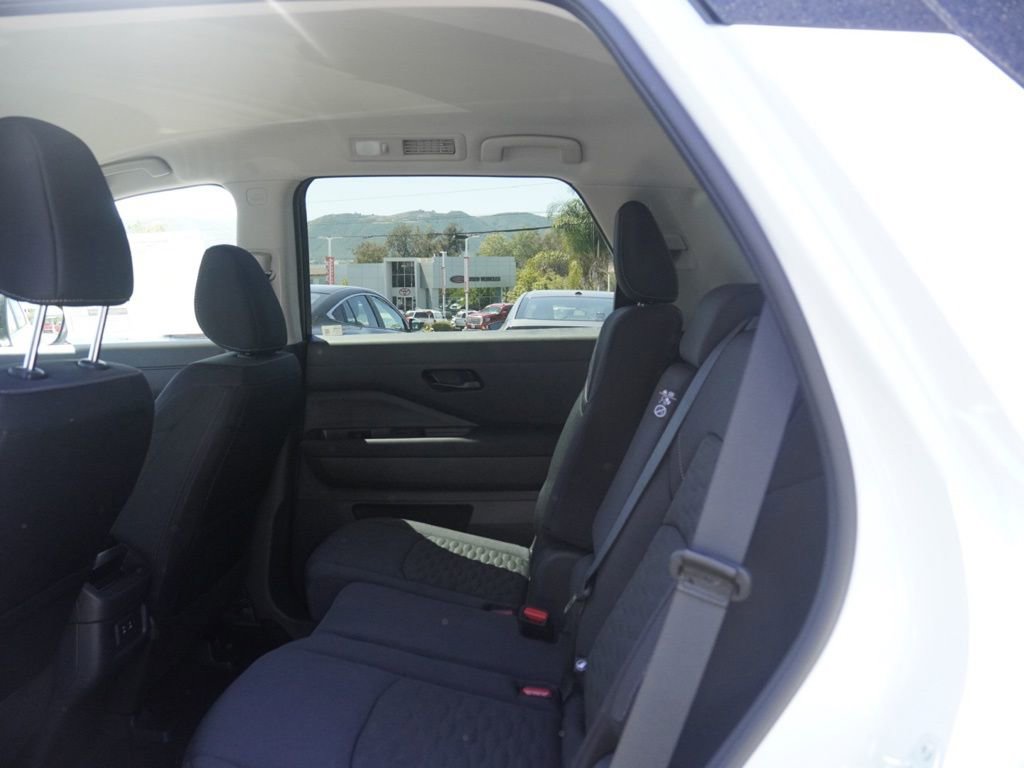 New 2026 Nissan Pathfinder SV image 18