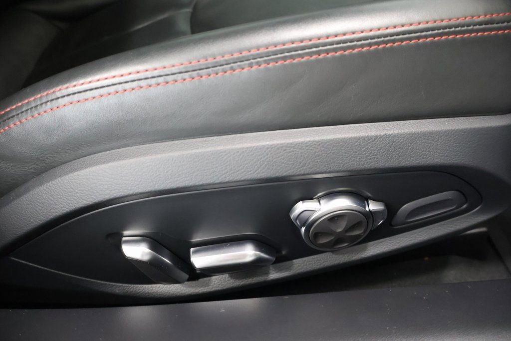 Used 2021 Audi R8 V10 w/ Premium Package RWD image 22