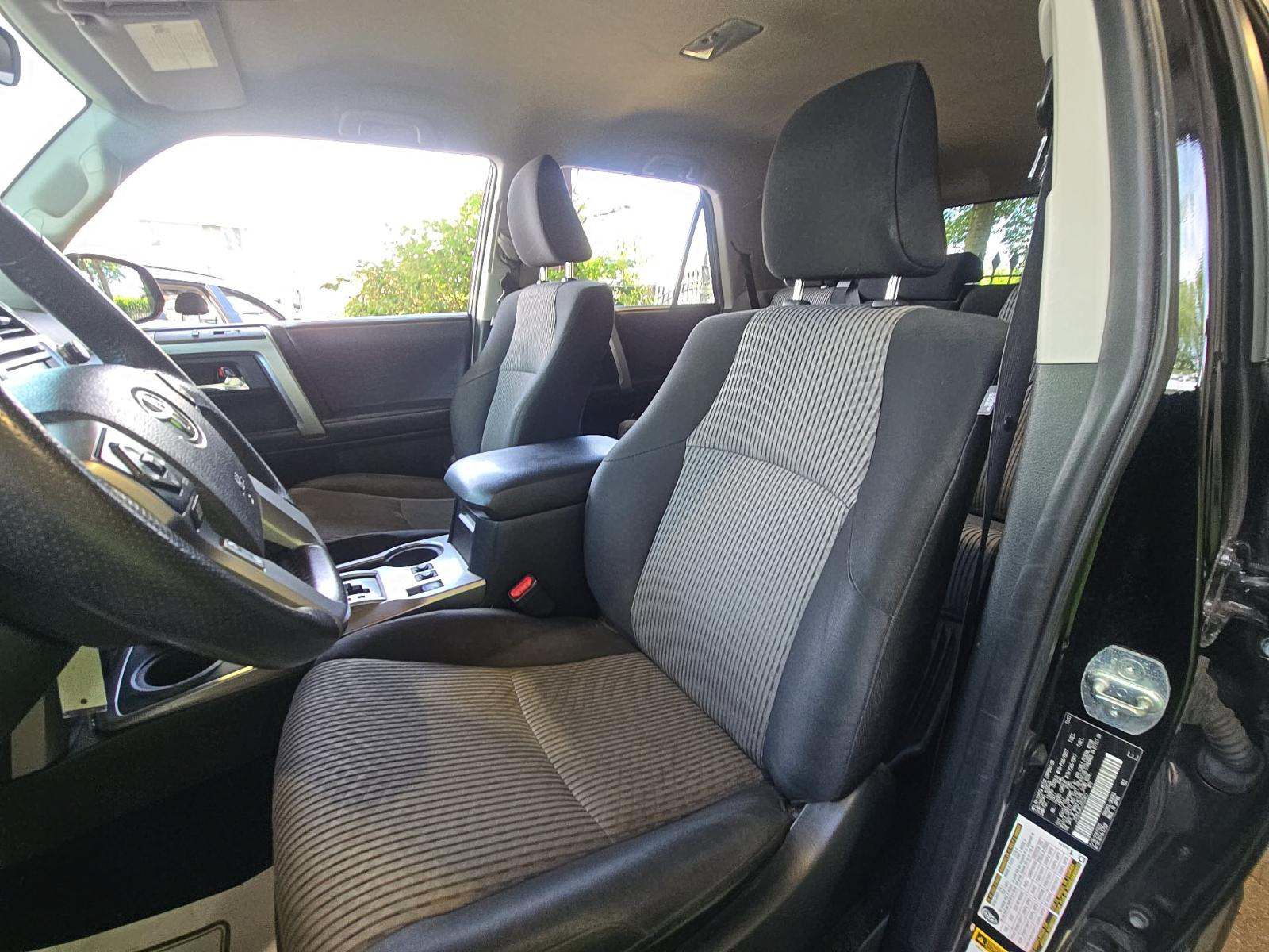 Used 2018 Toyota 4Runner SR5 AWD/4WD image 5