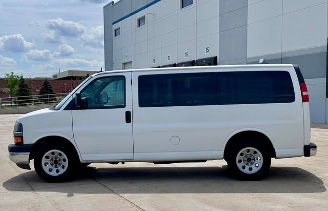 Used 2014 Chevrolet Express 1500 LT w/ LT Preferred Equipment Group RWD image 3