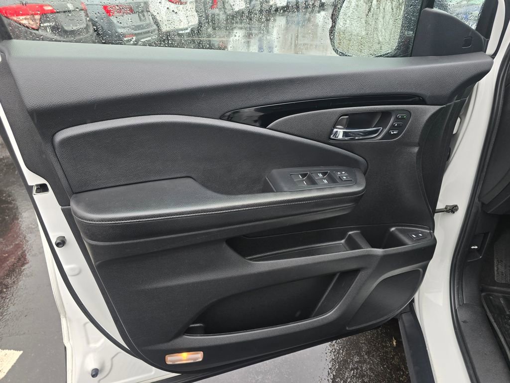 Used 2021 Honda Passport Elite image 16