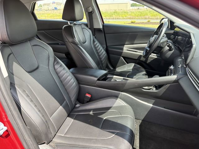 Used 2024 Hyundai Elantra Limited FWD image 17