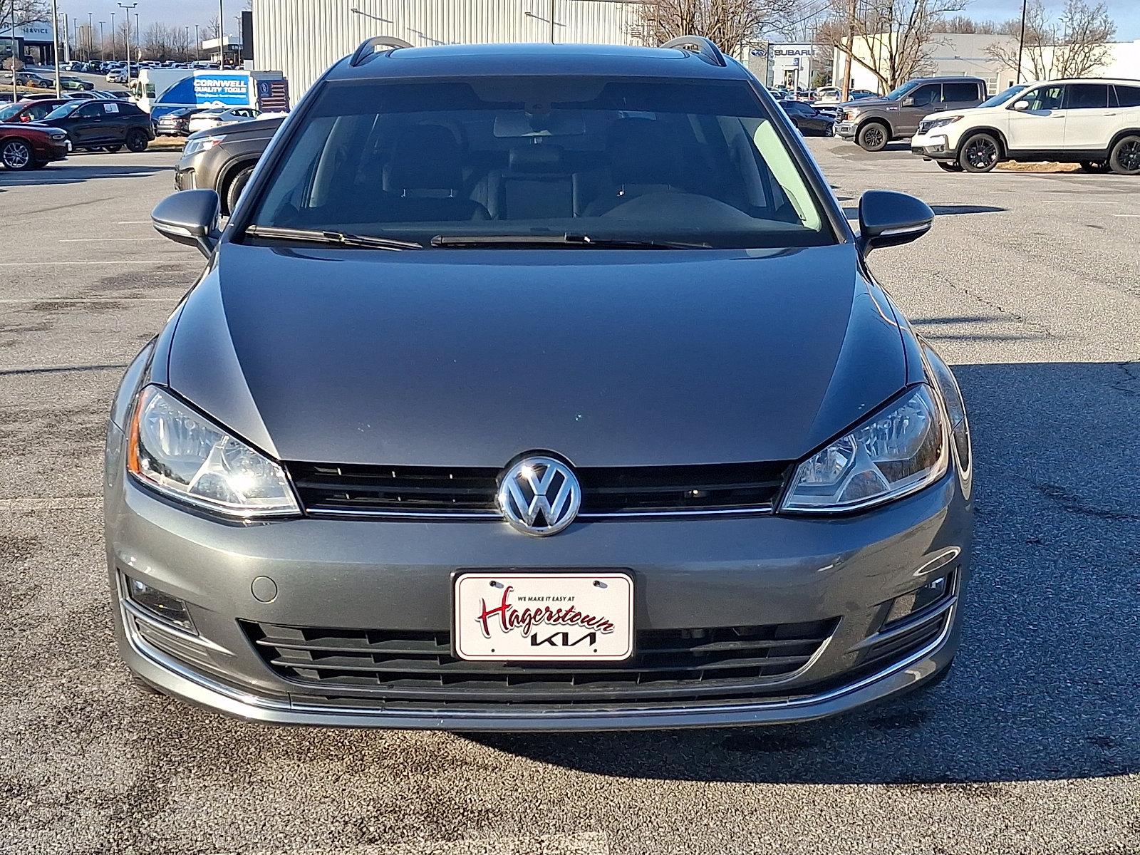 Used 2016 Volkswagen Golf SE image 2