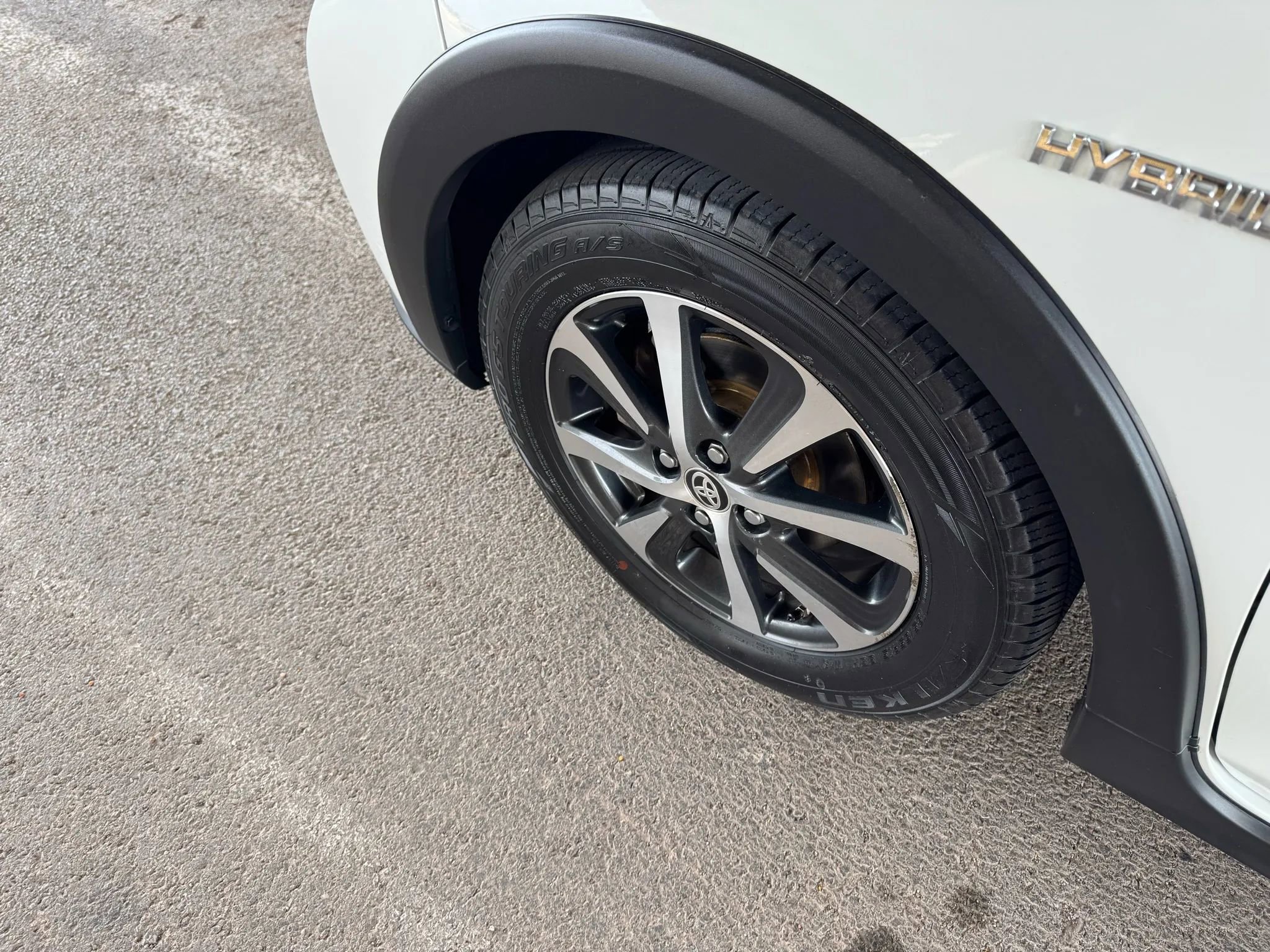 Used 2018 Toyota Prius C Four w/ Carpet Mat Package FWD image 31