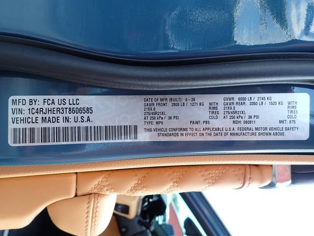 New 2026 Jeep Grand Cherokee Summit w/ Obsidian Package AWD/4WD image 16