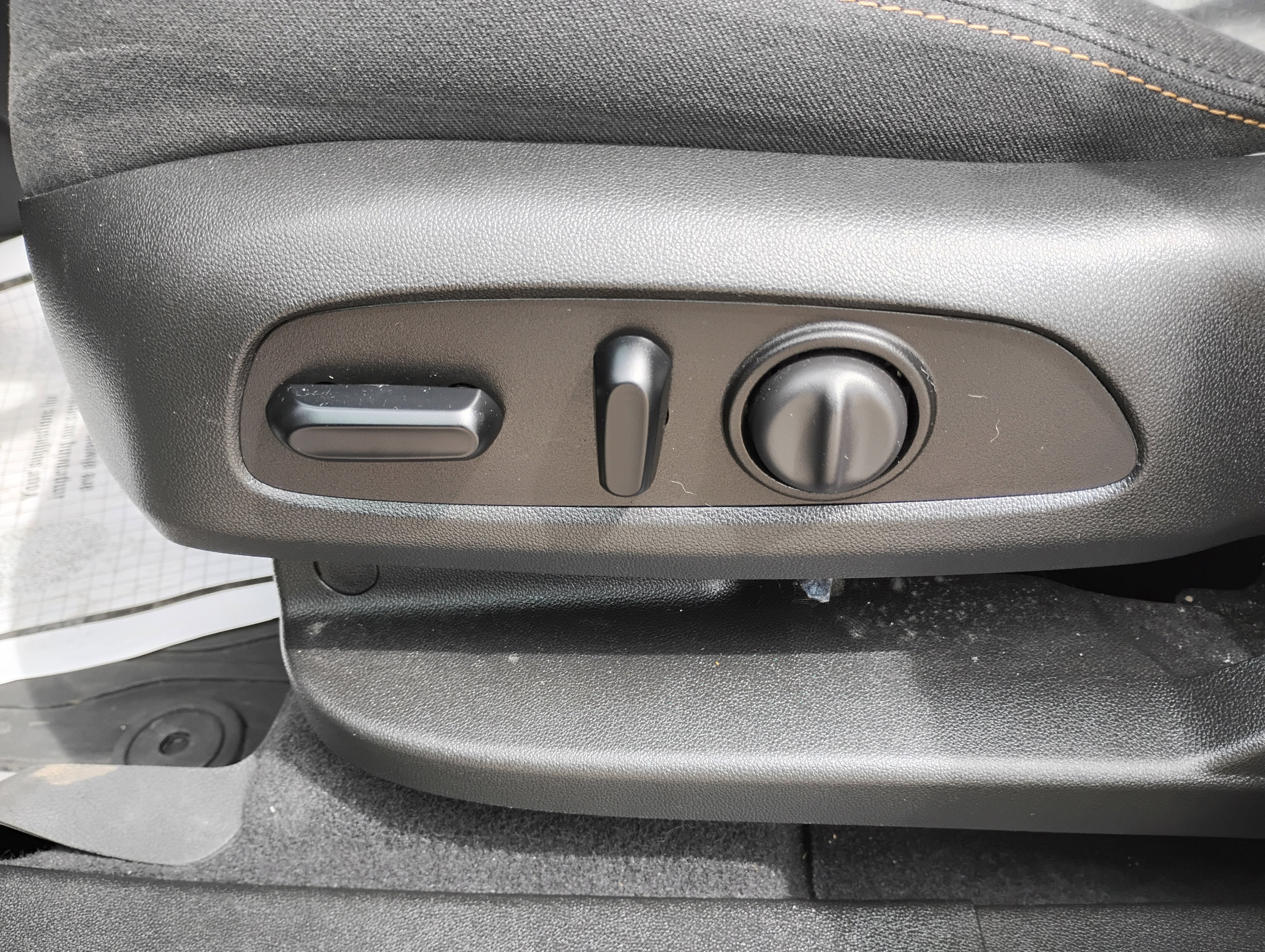 Used 2021 Chevrolet Equinox LT FWD image 14