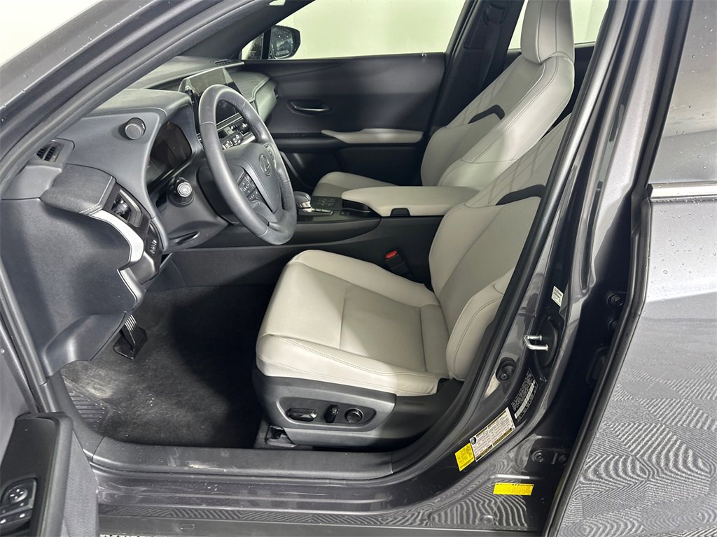 Used 2025 Lexus UX 300h FWD image 9