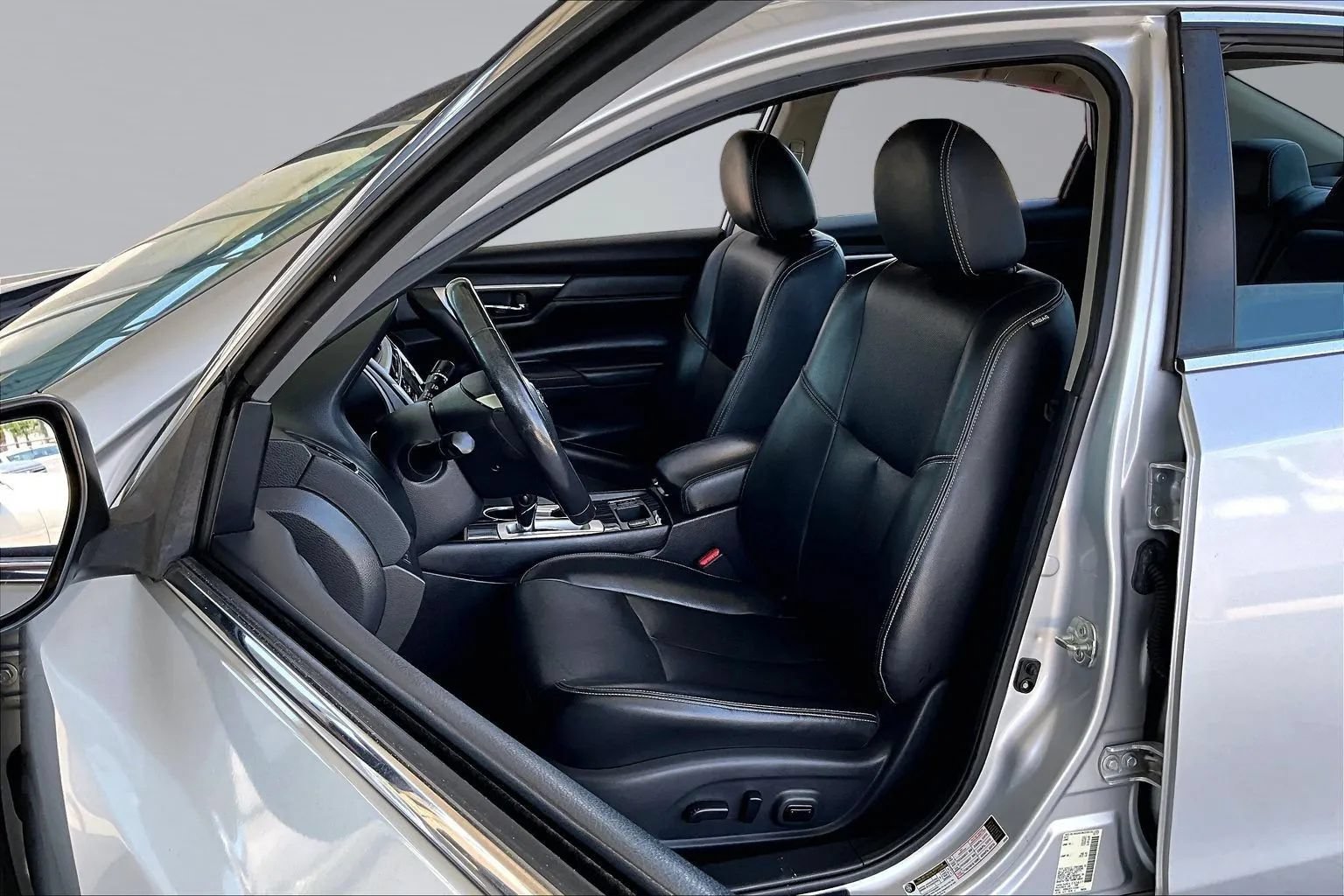 Used 2018 Nissan Altima 2.5 SL FWD image 18