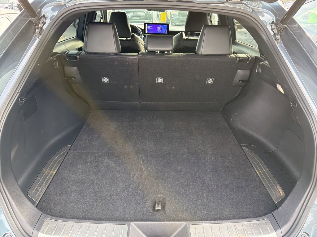 Used 2023 Toyota Venza XLE image 7