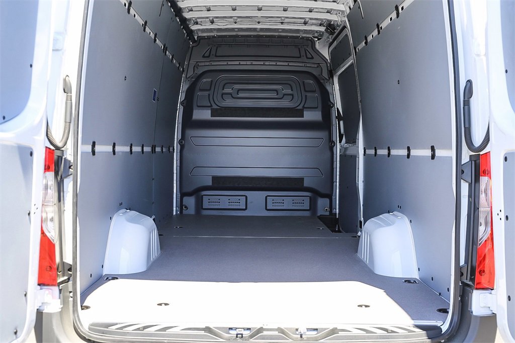 Used 2024 Mercedes-Benz eSprinter 170 Cargo image 25