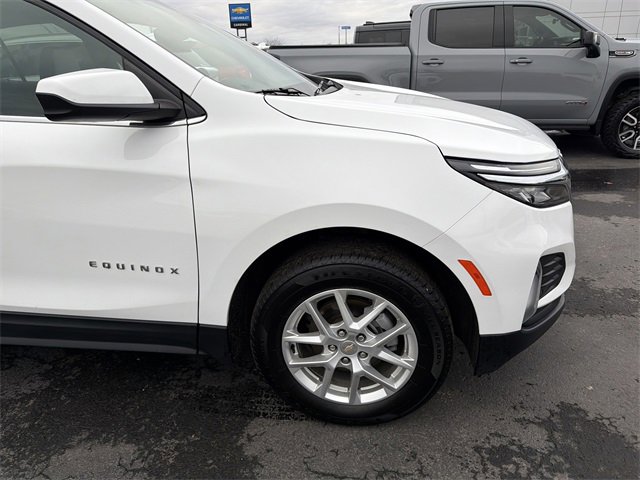 Used 2023 Chevrolet Equinox LT w/ Driver Convenience Package image 2