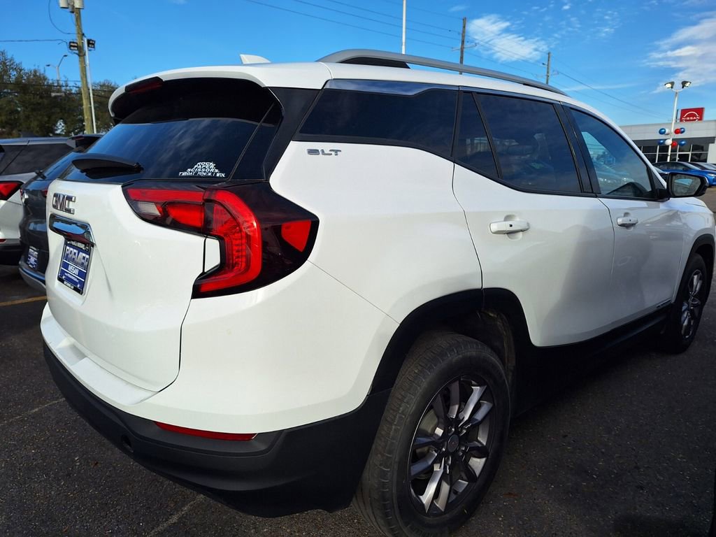Used 2023 GMC Terrain SLT image 4