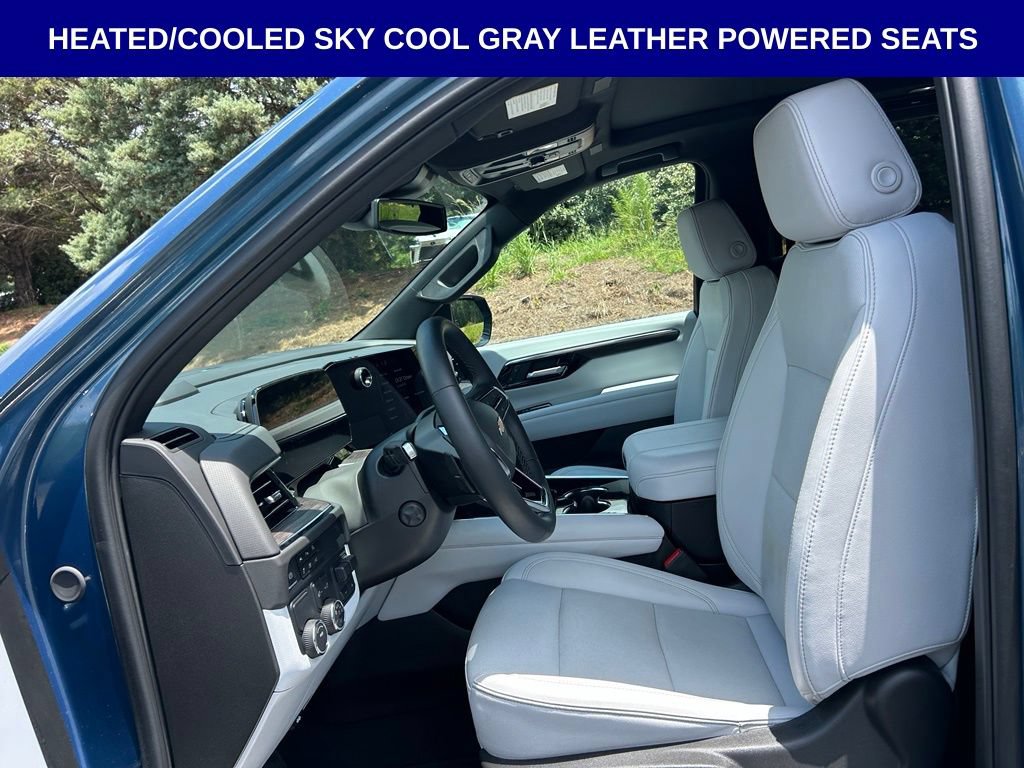 Used 2025 Chevrolet Suburban Premier w/ Sun And Tow Package RWD image 5