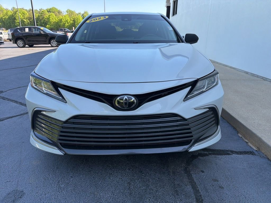 Used 2023 Toyota Camry LE FWD image 4