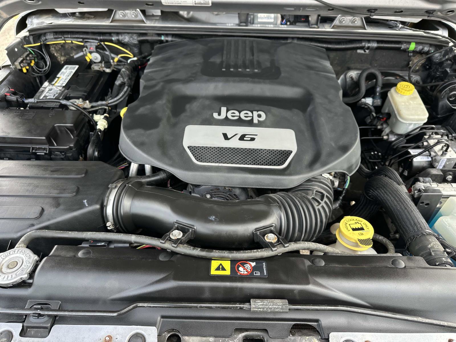Used 2015 Jeep Wrangler Sport AWD/4WD image 10