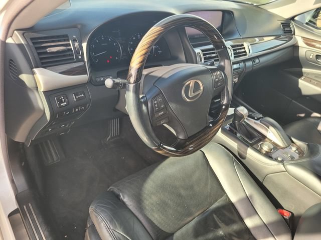 Used 2016 Lexus LS 460 w/ Comfort Package RWD image 12