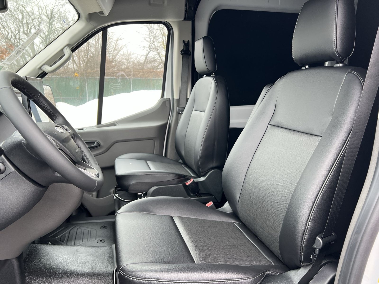 New 2026 Ford Transit 250 148 Medium Roof w/ Load Area Protection Package RWD image 13