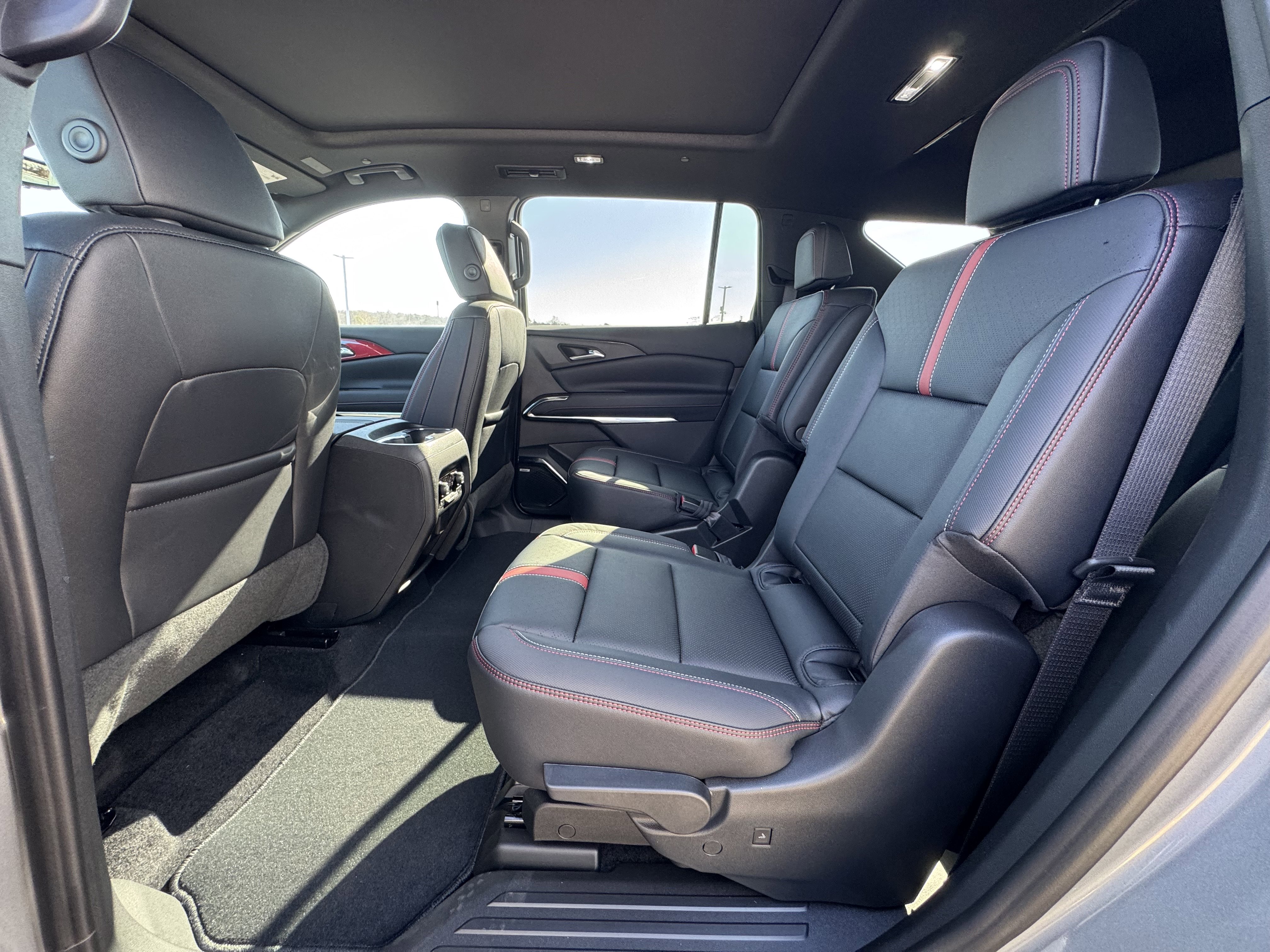 New 2026 Chevrolet Traverse RS image 9