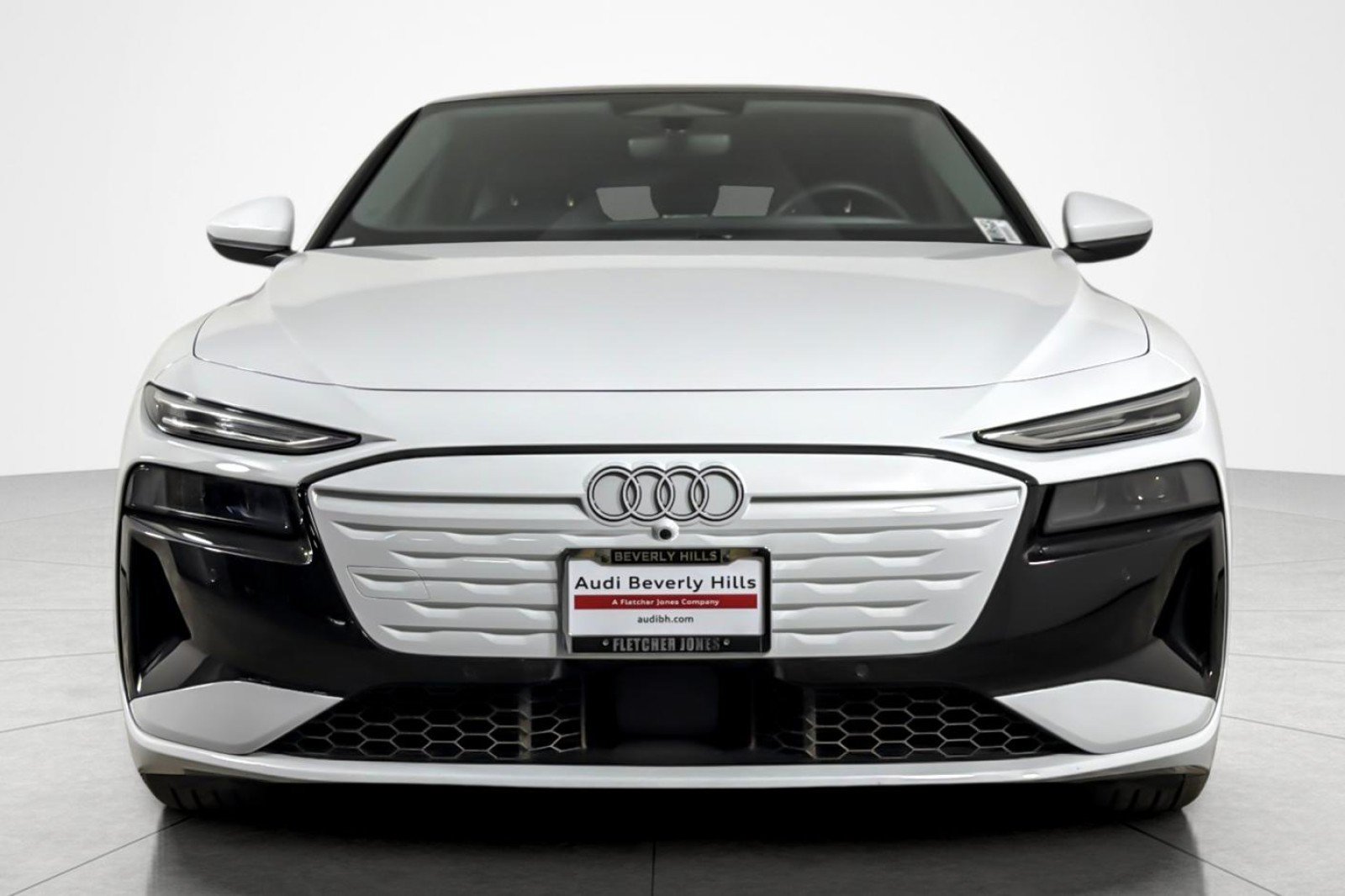 Used 2025 Audi A6 e-tron Premium RWD image 8