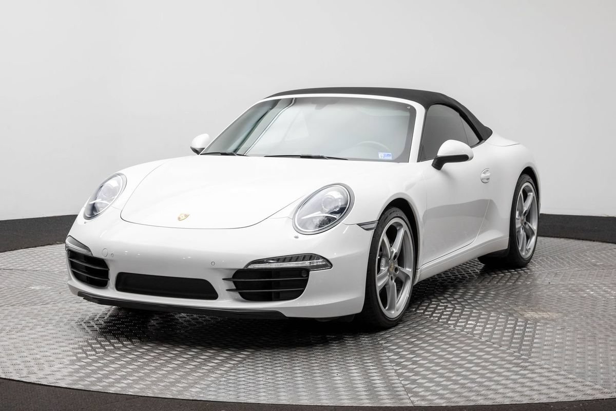 Used 2012 Porsche 911 Carrera RWD image 2