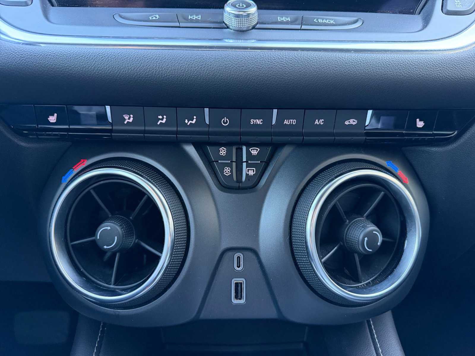 Used 2024 Chevrolet Blazer LT image 10