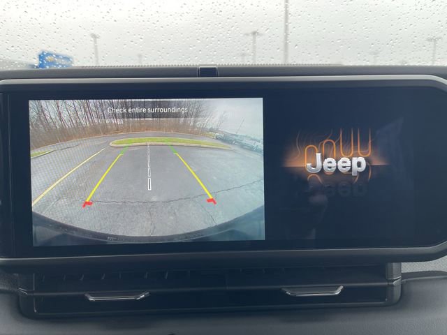 Used 2025 Jeep Wrangler Unlimited Sahara image 15