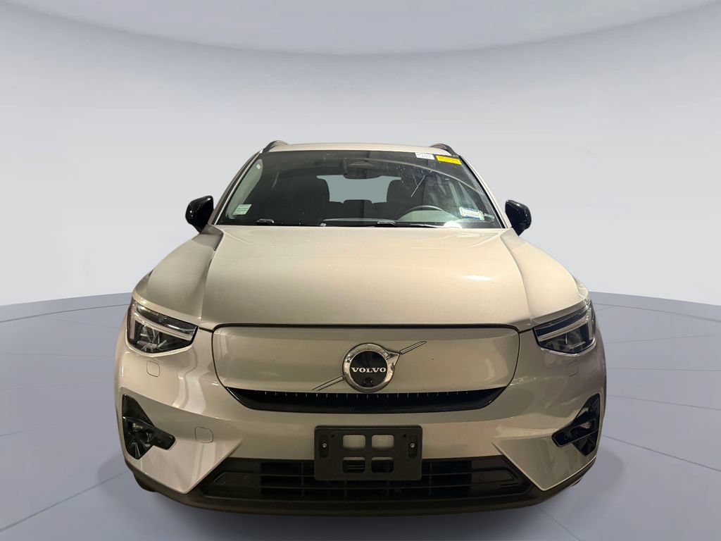 Used 2023 Volvo XC40 Recharge Plus w/ Protection Package Premier AWD/4WD image 2