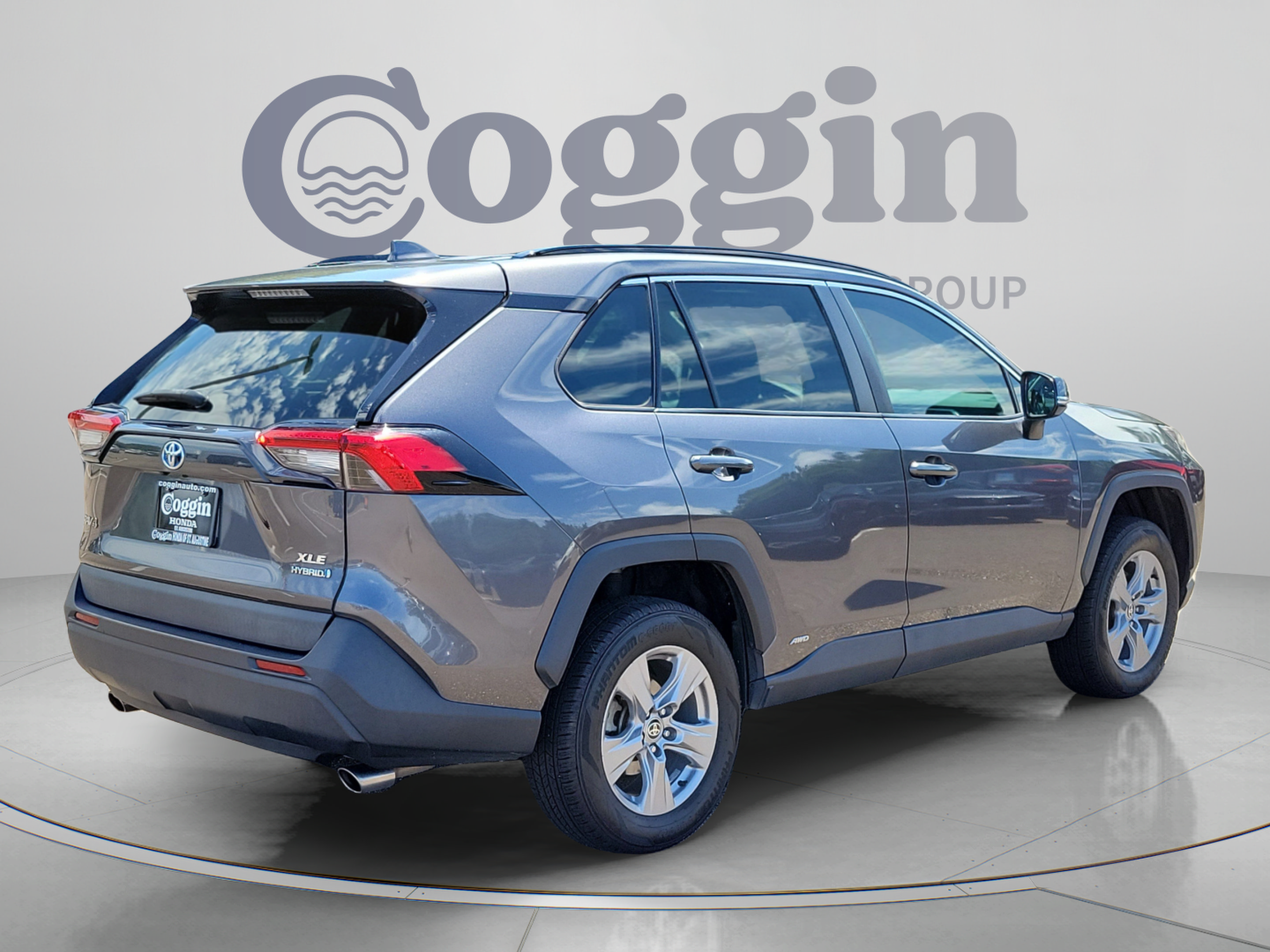 Used 2022 Toyota RAV4 XLE w/ Convenience Package AWD/4WD image 5